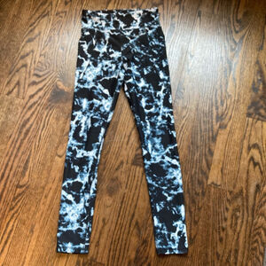 Girls Old Navy Active Leggings Size L Black White Marble Print